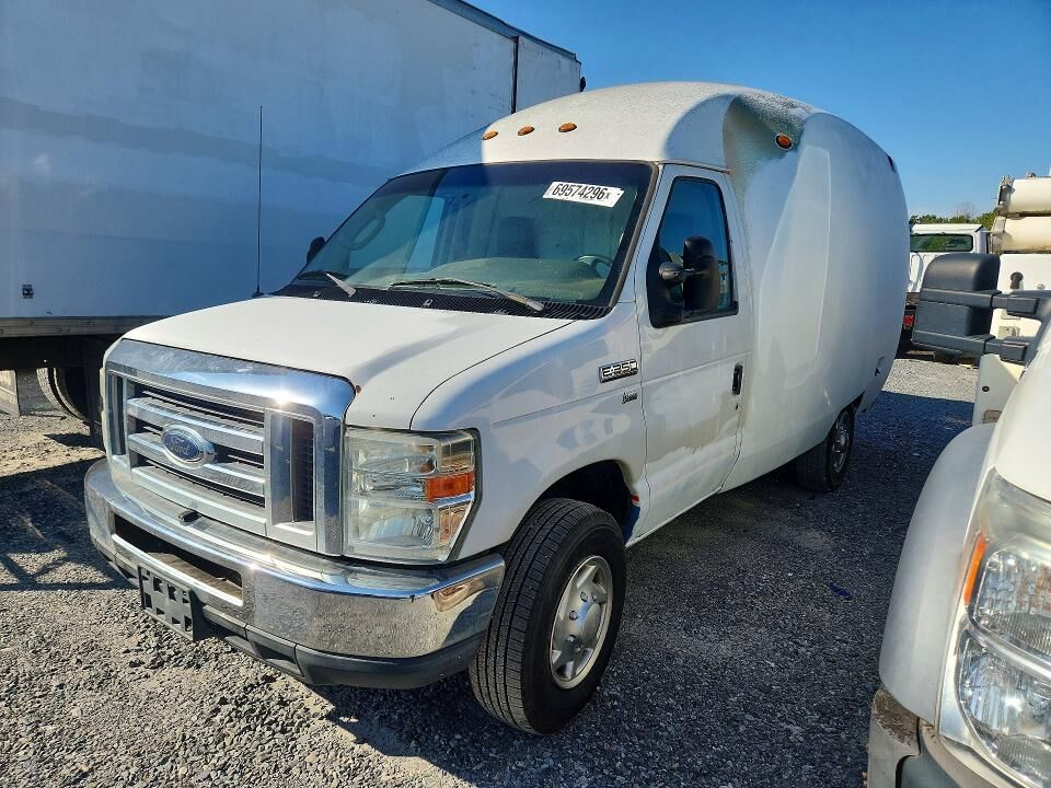 2013 FORD E-350