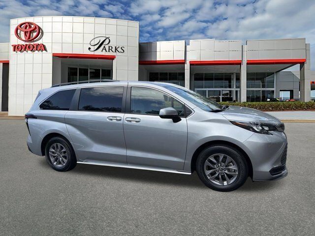 2024 TOYOTA Sienna
