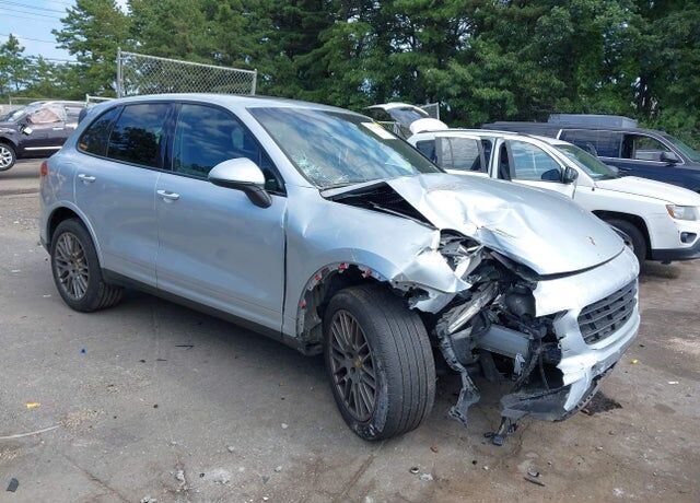 2017 PORSCHE Cayenne