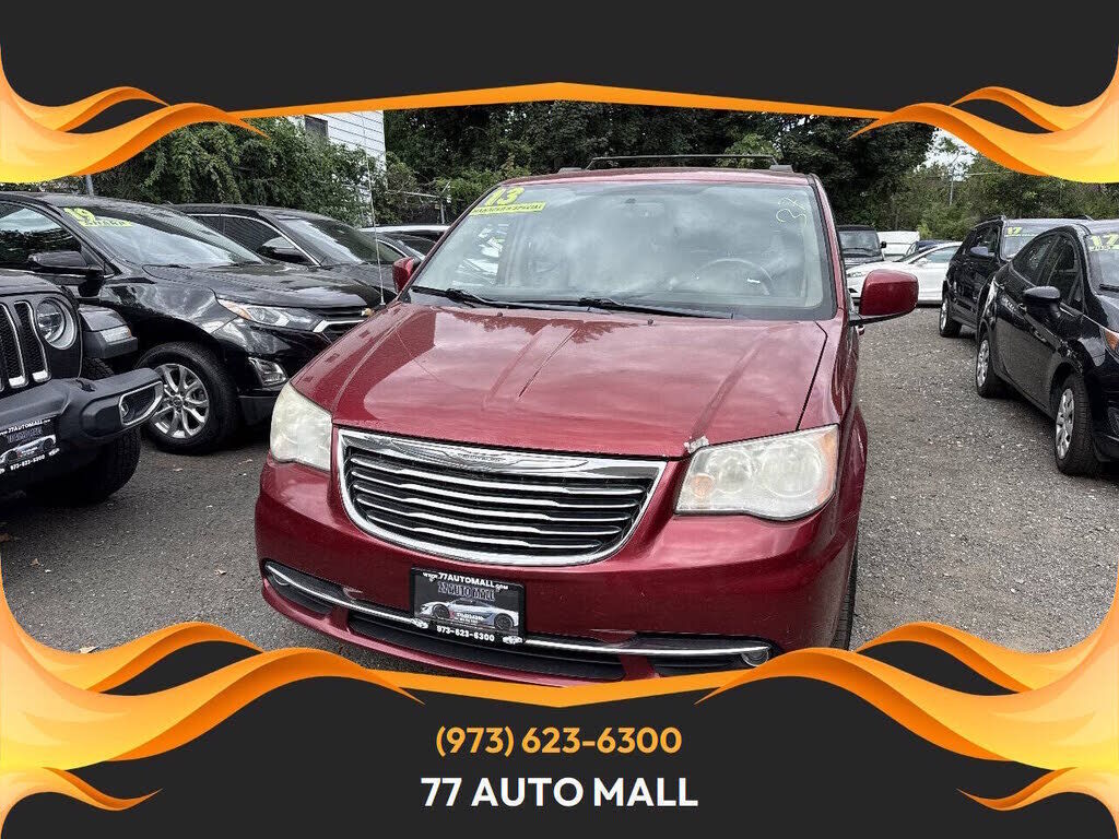 2013 CHRYSLER Town and Country