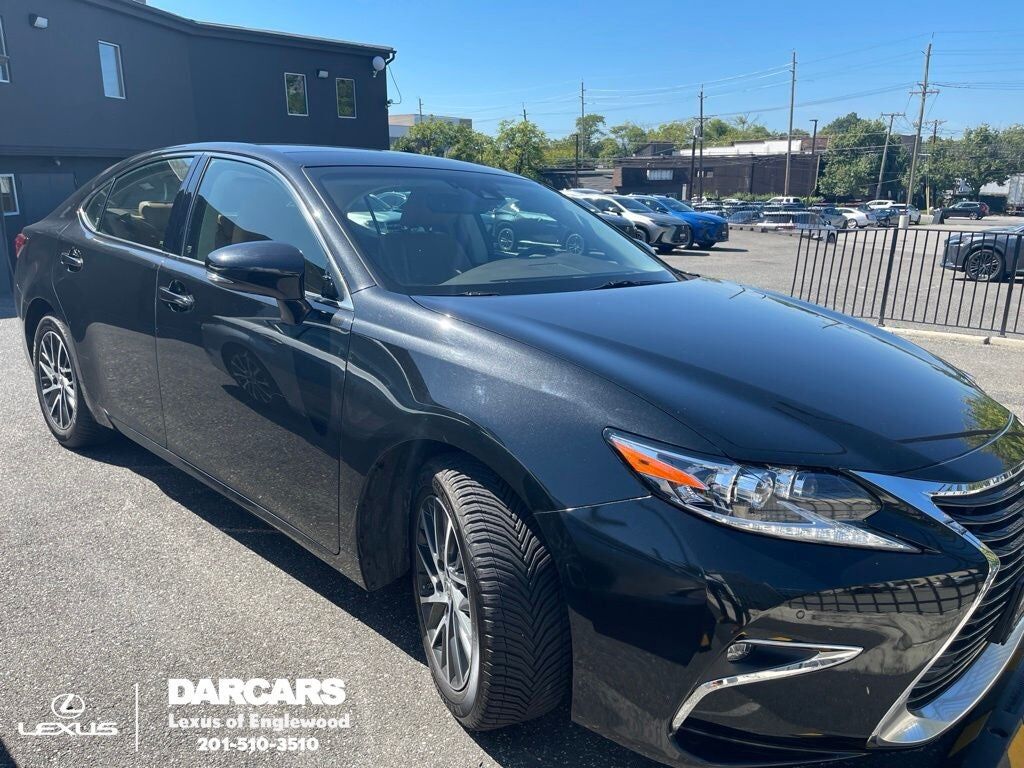 2018 LEXUS ES