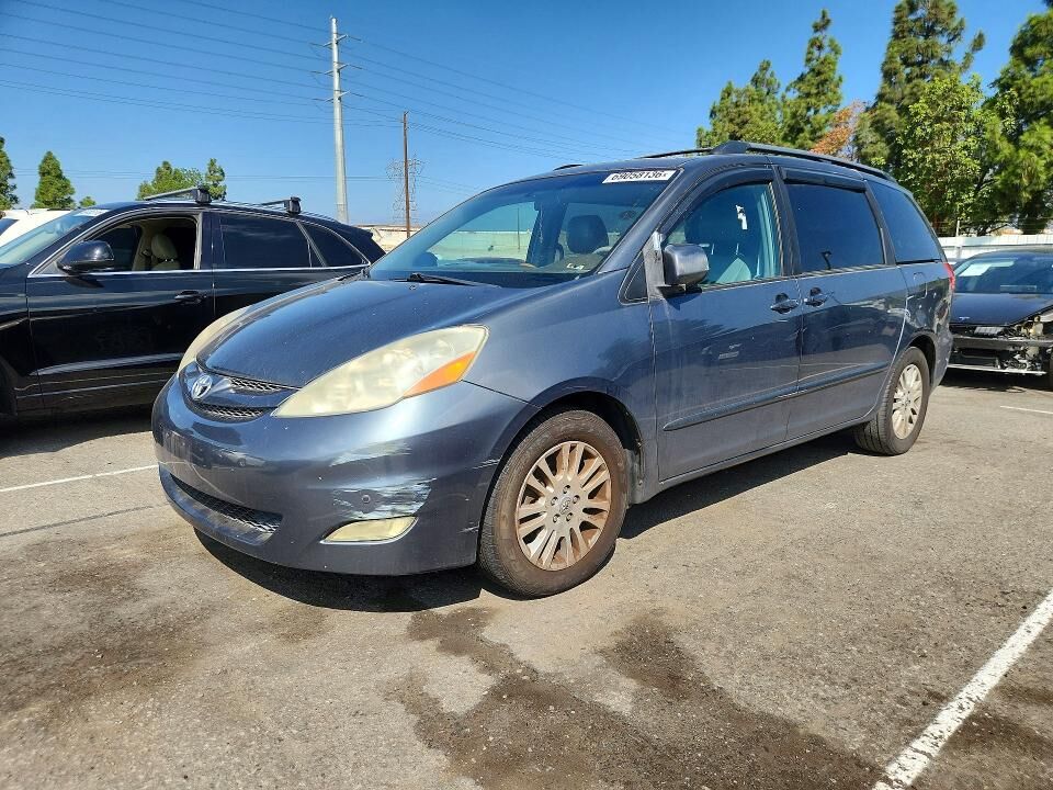 2009 TOYOTA Sienna