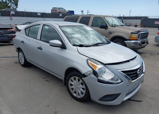 2016 NISSAN Versa