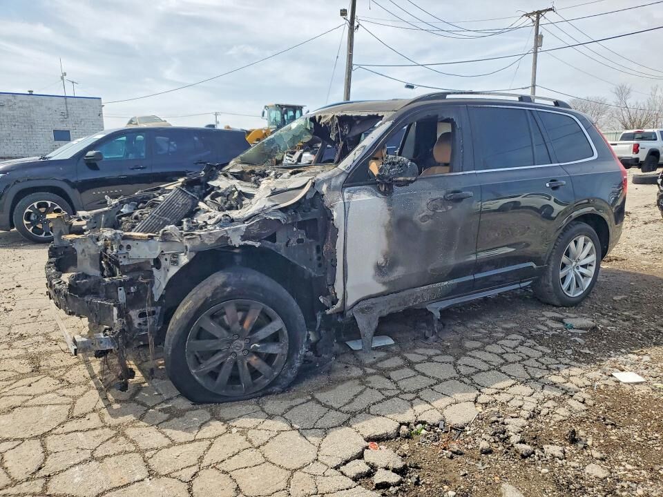 2016 VOLVO XC90
