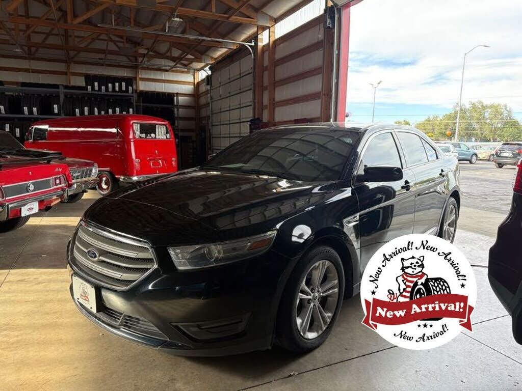 2014 FORD Taurus
