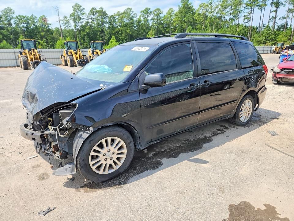 2010 TOYOTA Sienna