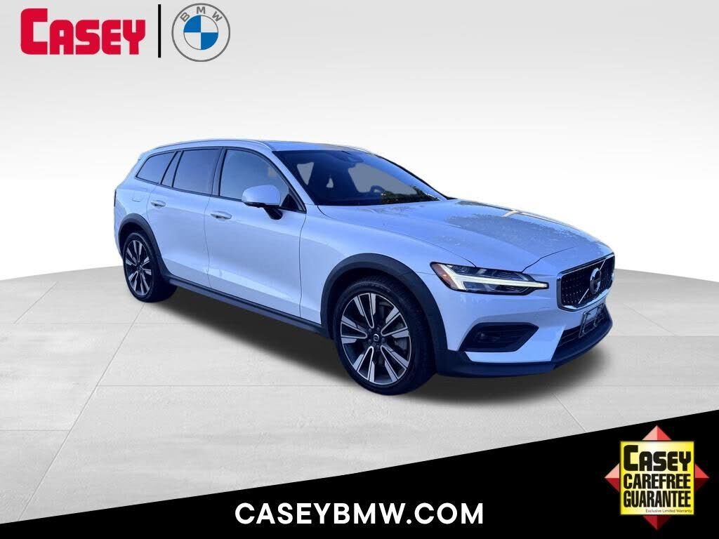 2021 VOLVO V60CC