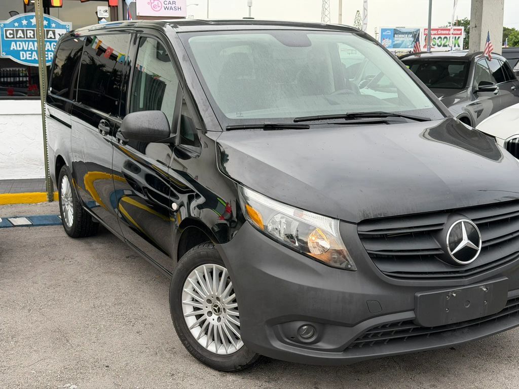 2023 MERCEDES-BENZ METRIS
