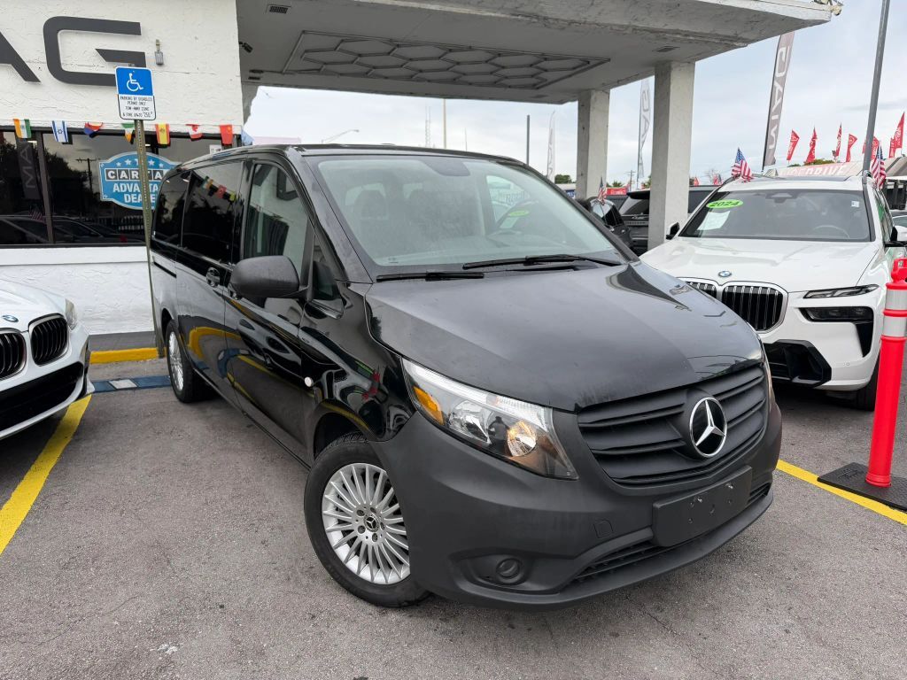2023 Mercedes-Benz METRIS