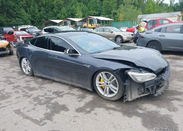 2016 TESLA Model S