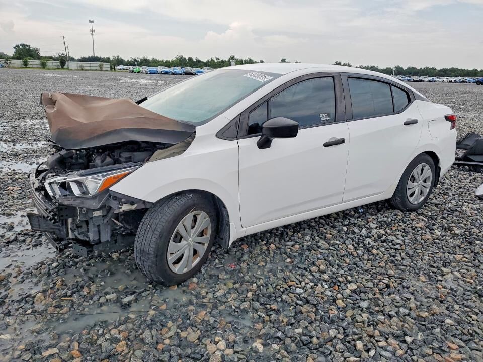2022 NISSAN Versa