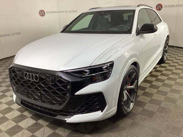 2025 AUDI RS Q8