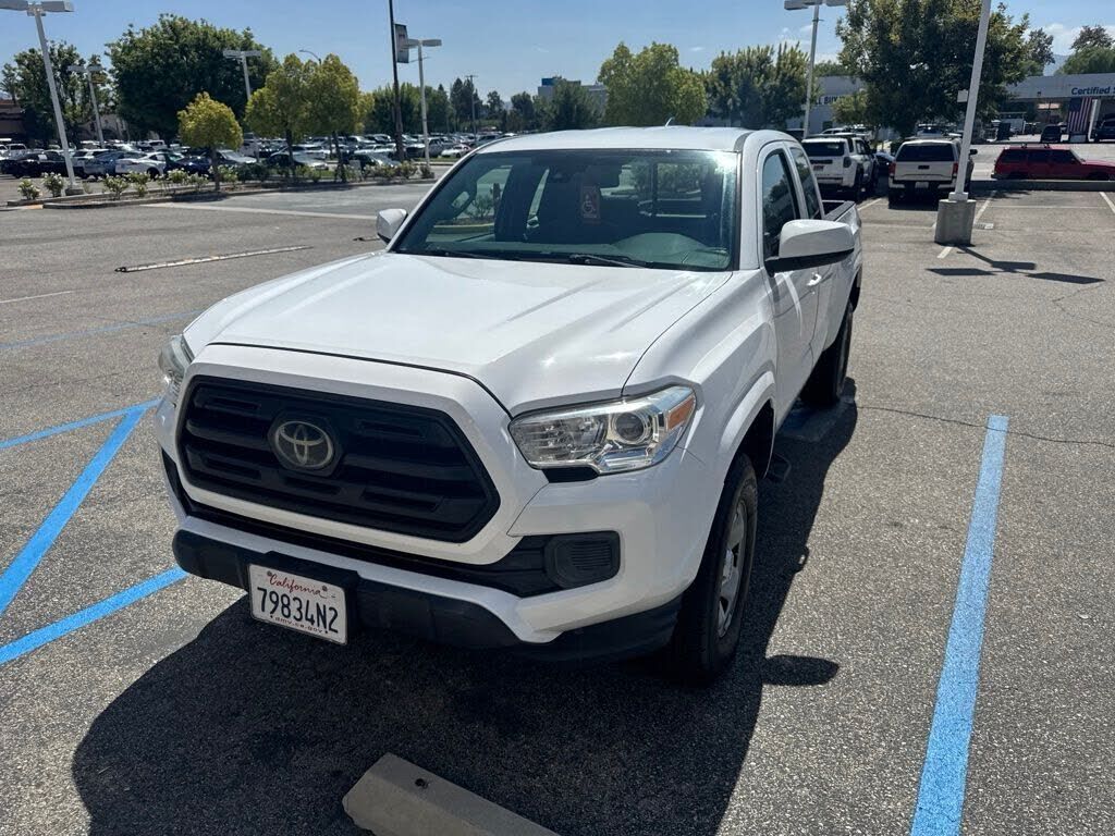 2018 TOYOTA Tacoma