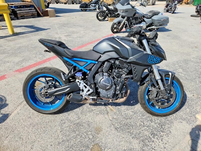 2024 SUZUKI GSX-8S