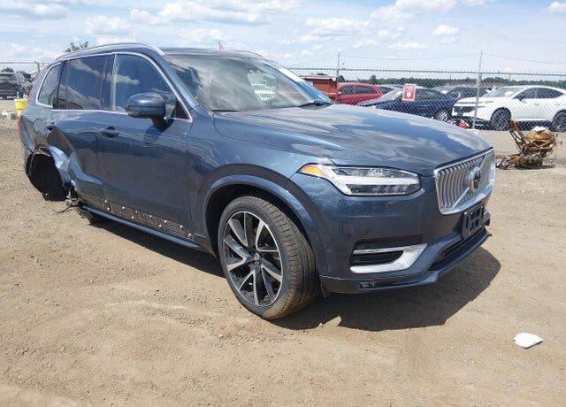 2023 VOLVO XC90