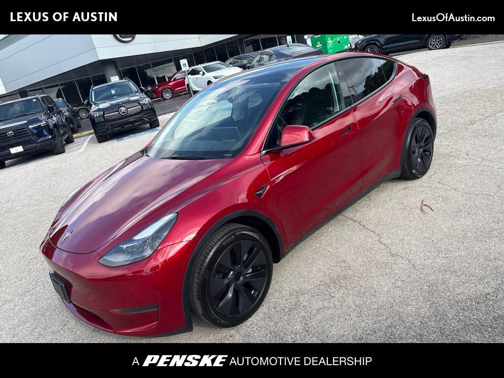 2024 TESLA Model Y