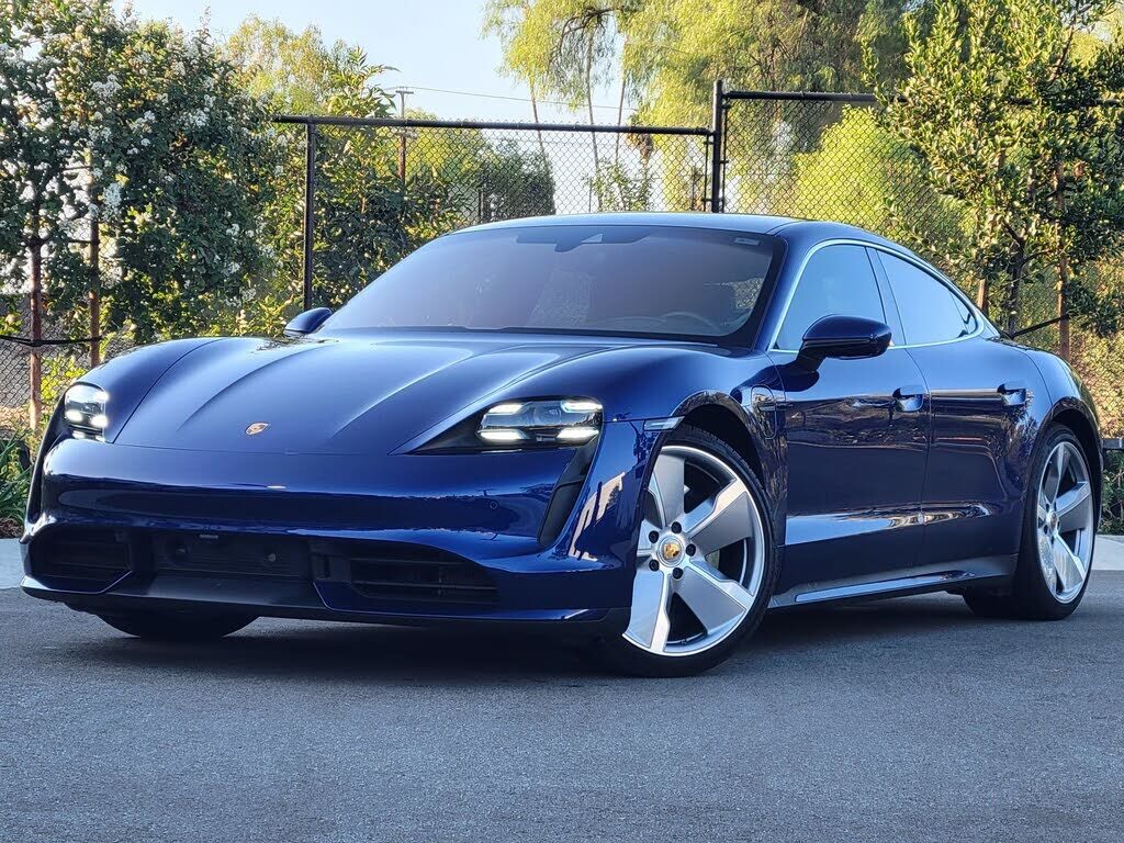 2022 PORSCHE Taycan