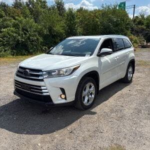 2017 TOYOTA Highlander