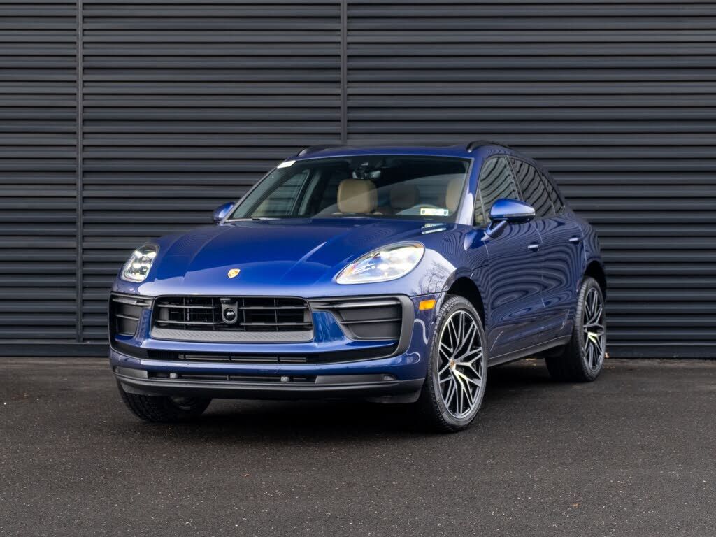 2026 PORSCHE Macan