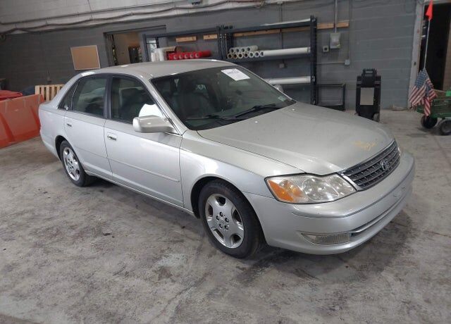 2003 TOYOTA Avalon