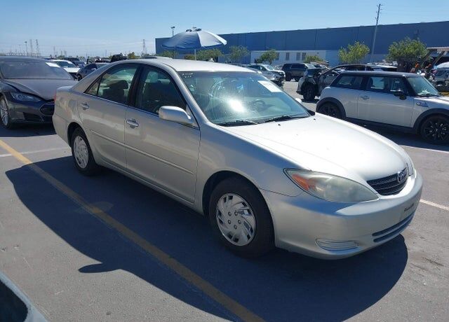 2004 TOYOTA Camry
