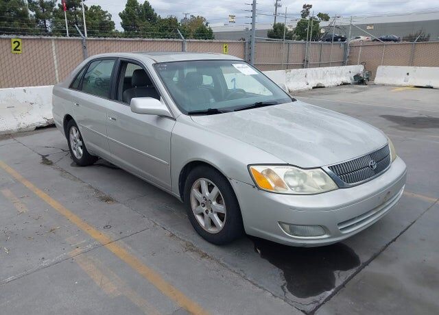2001 TOYOTA Avalon