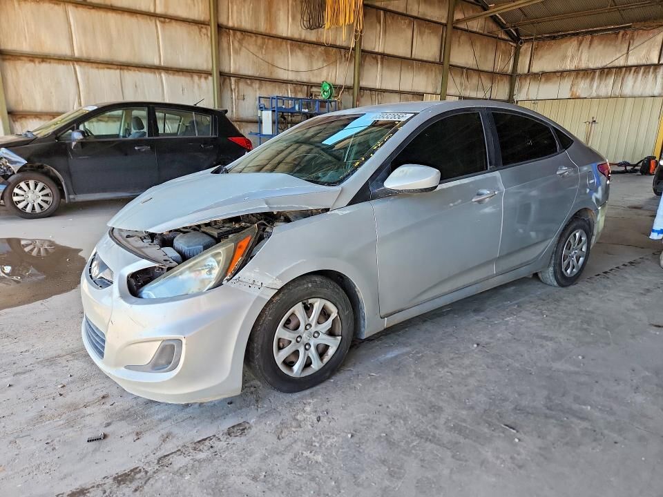 2013 HYUNDAI Accent