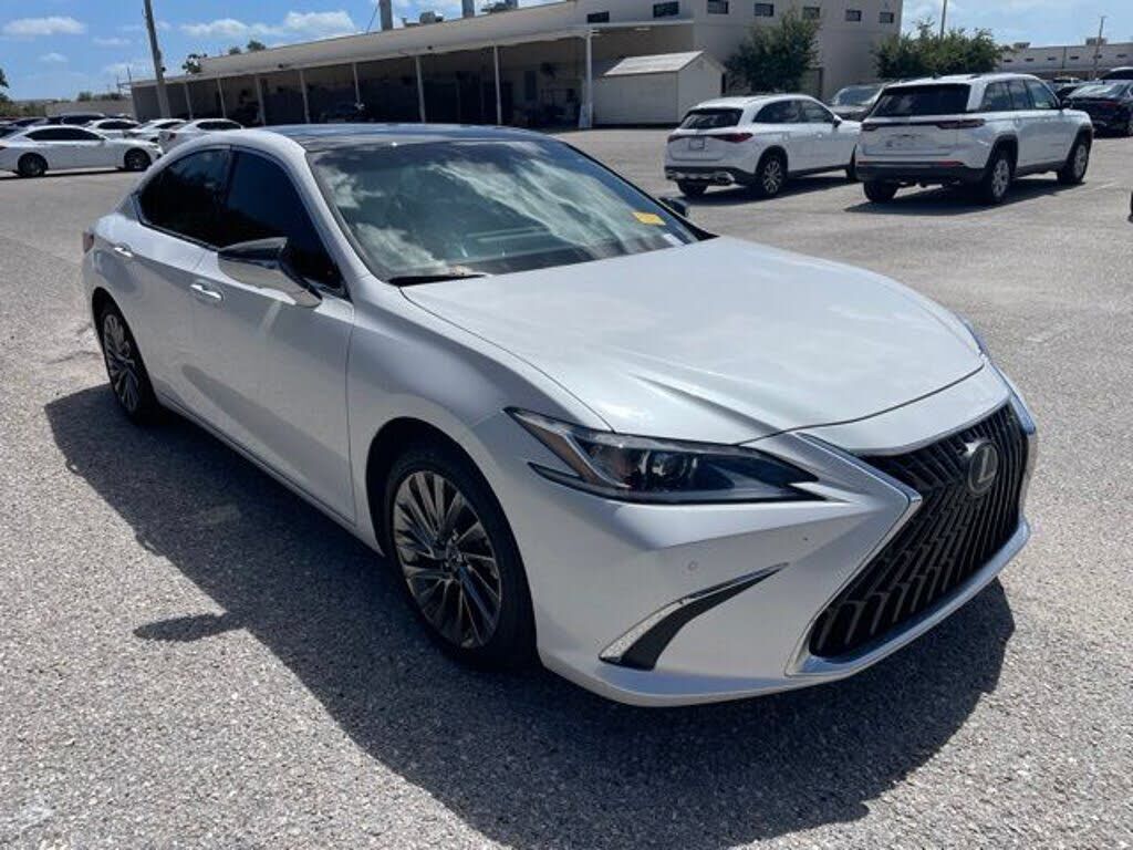 2025 LEXUS ES