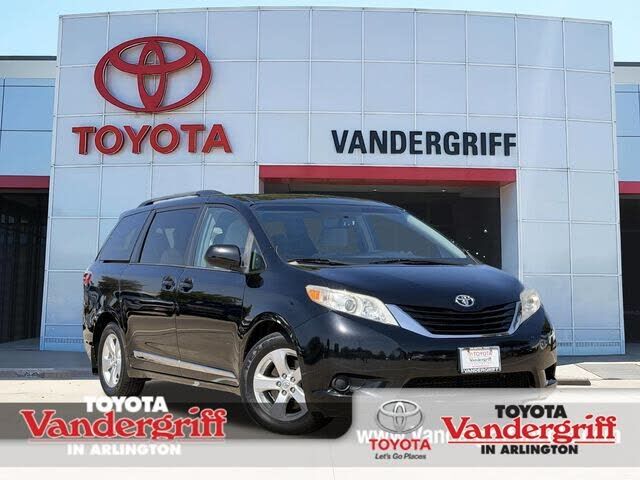 2017 TOYOTA Sienna