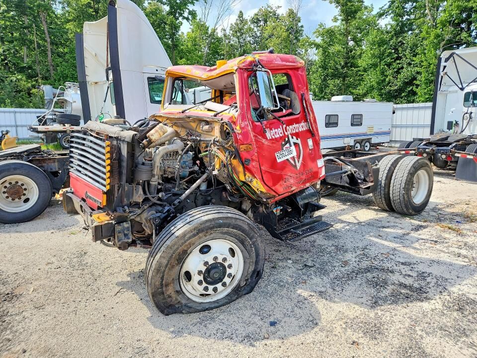 1997 INTERNATIONAL 4900