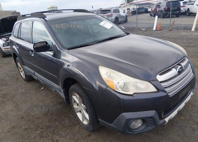 2013 SUBARU Outback