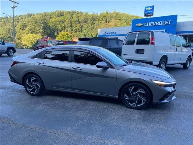 2024 HYUNDAI Elantra