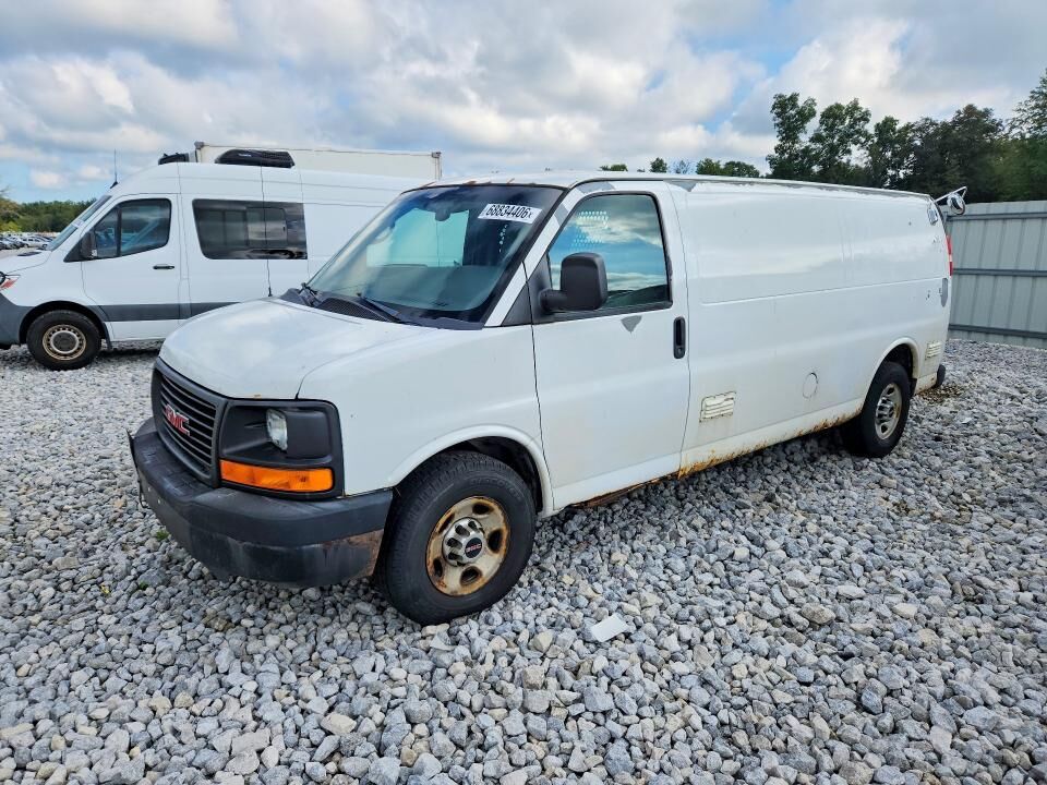 2010 GMC Savana