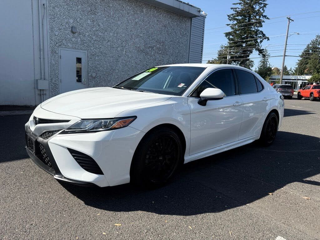 2020 TOYOTA Camry