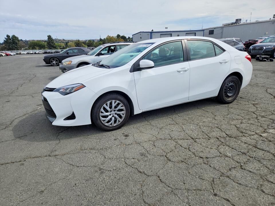 2018 TOYOTA Corolla