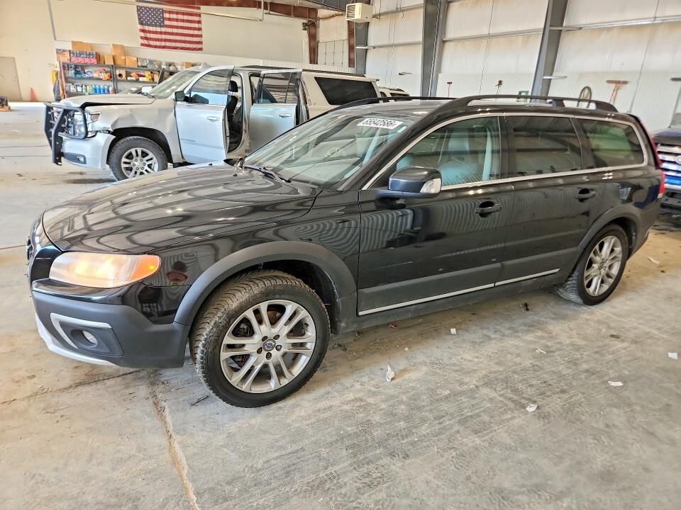 2016 VOLVO XC70