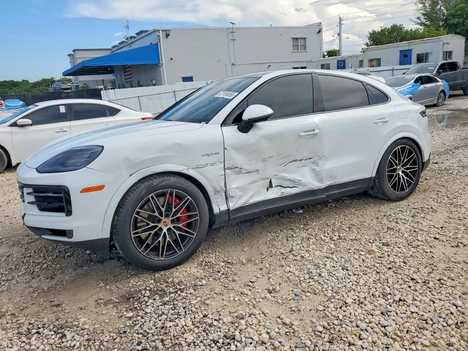 2026 PORSCHE Cayenne
