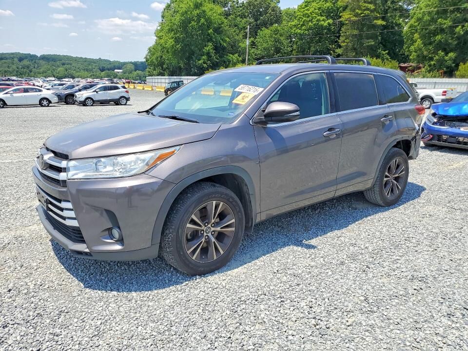 2017 TOYOTA Highlander