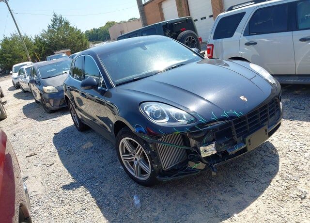 2016 PORSCHE Macan