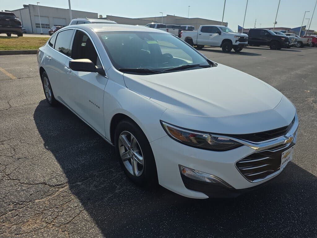 2023 CHEVROLET Malibu
