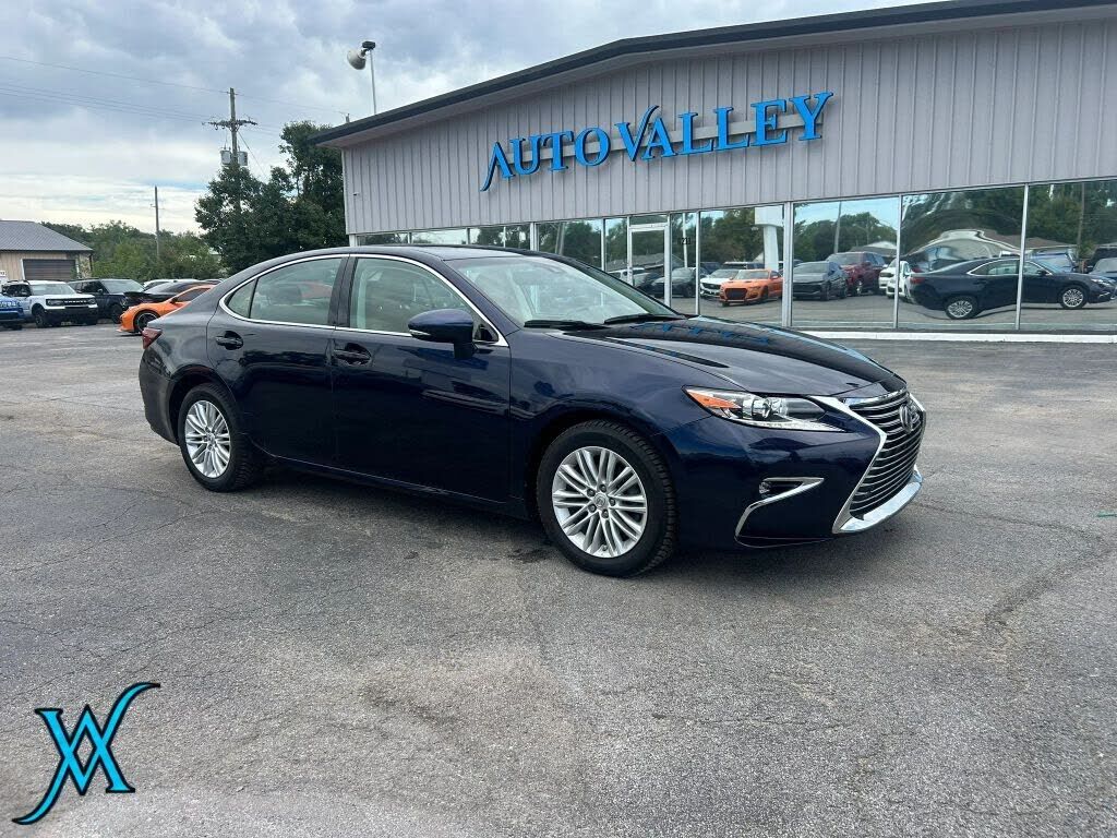2017 LEXUS ES