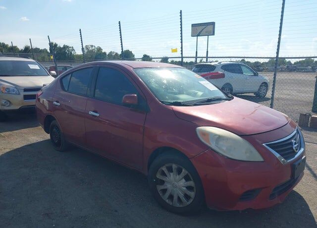 2014 NISSAN Versa