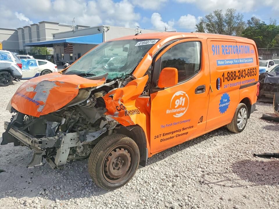 2014 NISSAN NV200