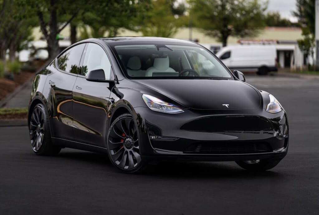2024 TESLA Model Y