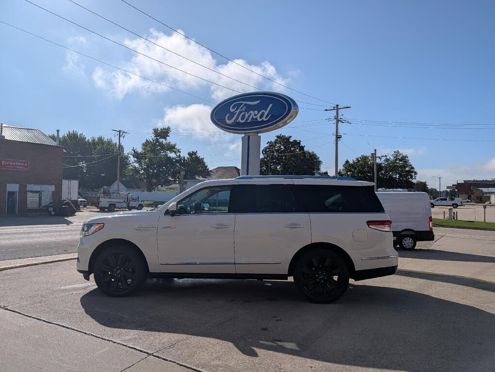 2022 LINCOLN Navigator