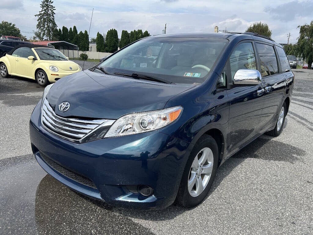 2012 TOYOTA Sienna