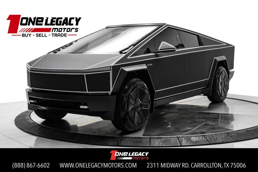 2024 TESLA Cybertruck