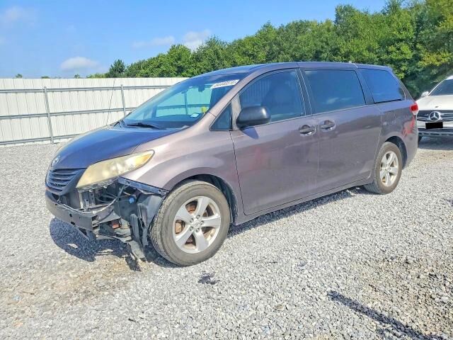 2012 TOYOTA Sienna