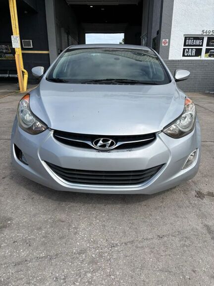 2012 HYUNDAI Elantra