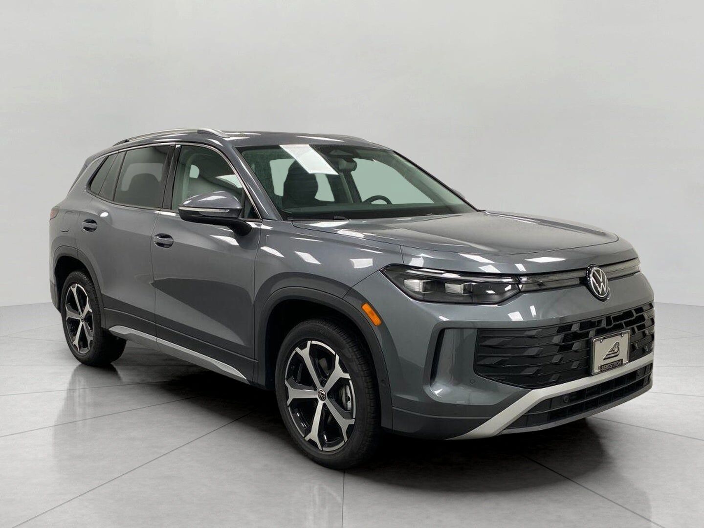 2026 VOLKSWAGEN Tiguan